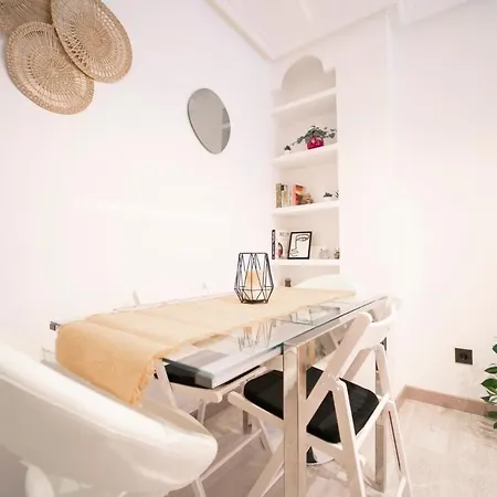 Avenida De Castilla خيخون